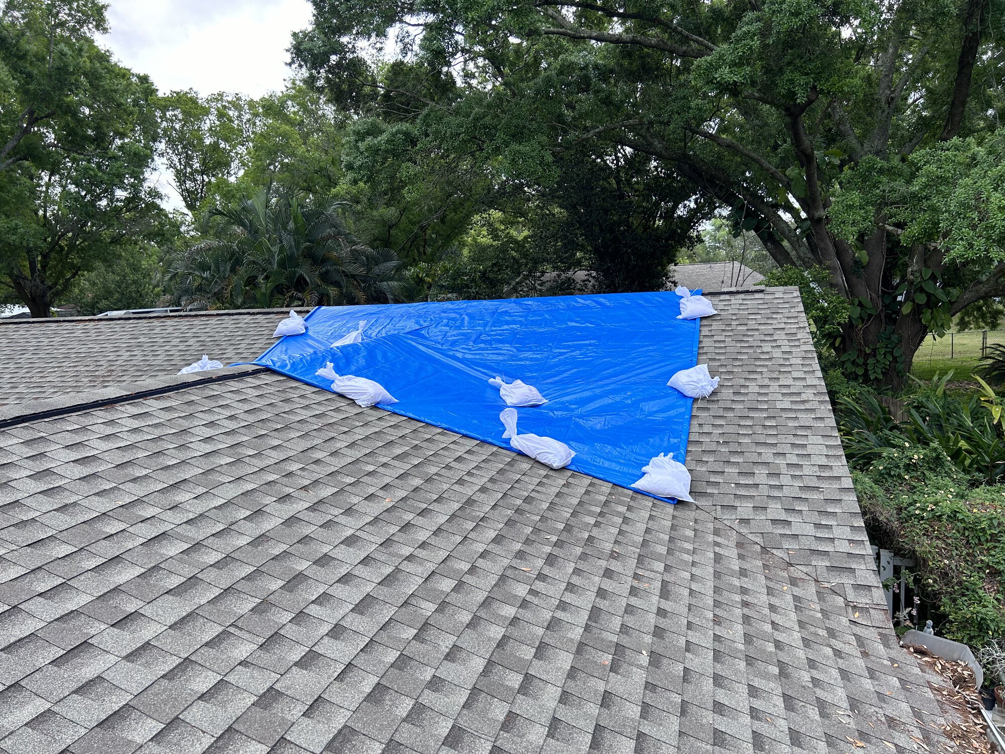 Emergency roof protection - non-penetrating installation method